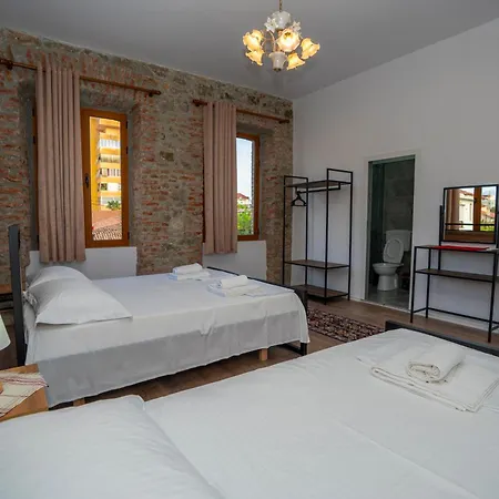 Intown Guesthouse Shkoder Exterior photo